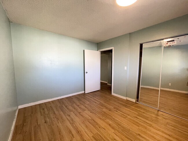 Photo du bâtiment - 4324-R250014324 Bowness Rd NW