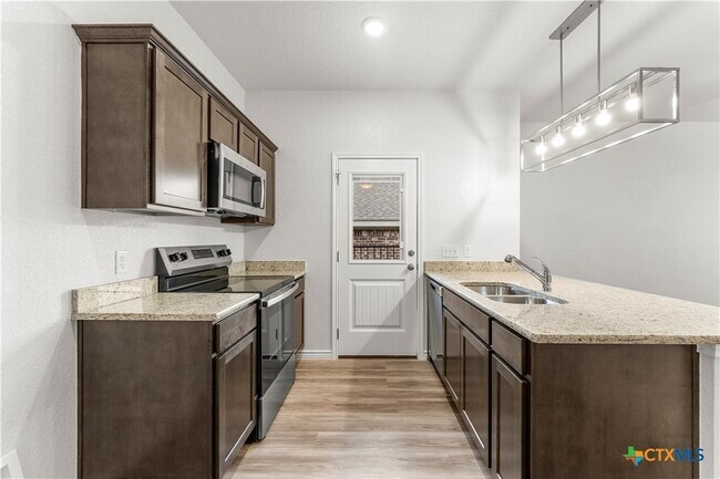 Building Photo - 1110 Zora Dr