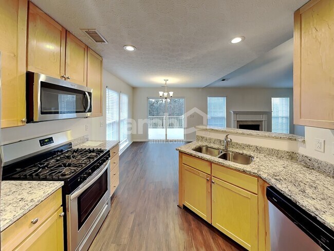 Foto del edificio - 419 Creekside Ln