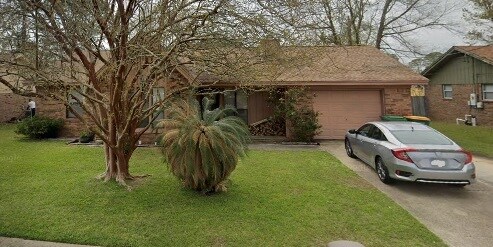 Primary Photo - 221 Seville Cir