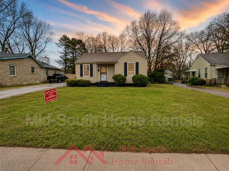 Photo - 1060 Salem St