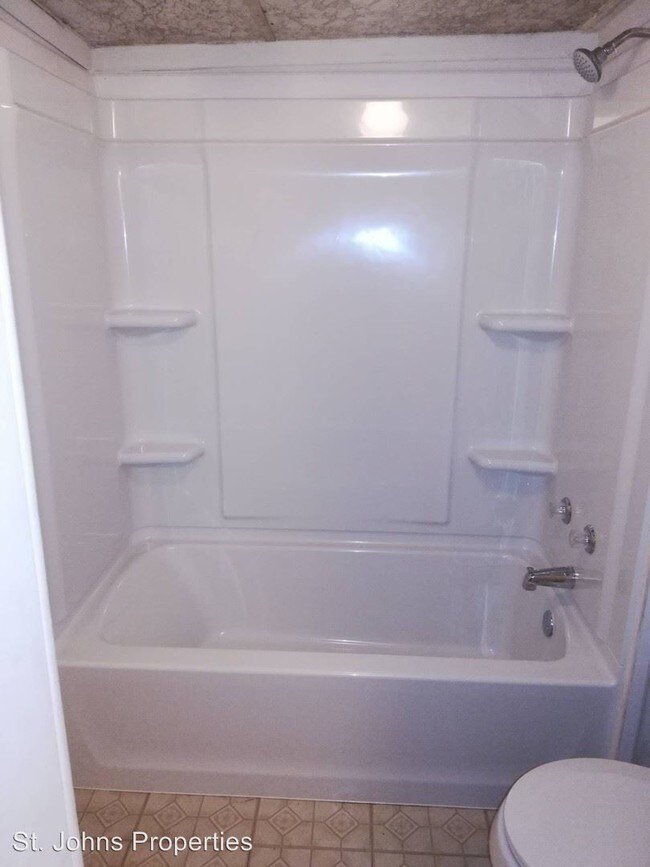 Foto del edificio - 2 br, 1 bath House - 545 Greeland Ave