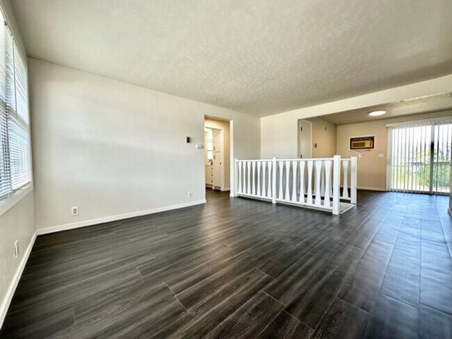 Foto del edificio - 2871 S Broadway