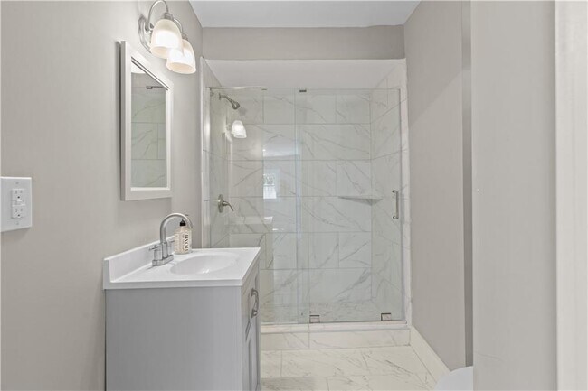 Foto del edificio - 672 Cascade Ave SW