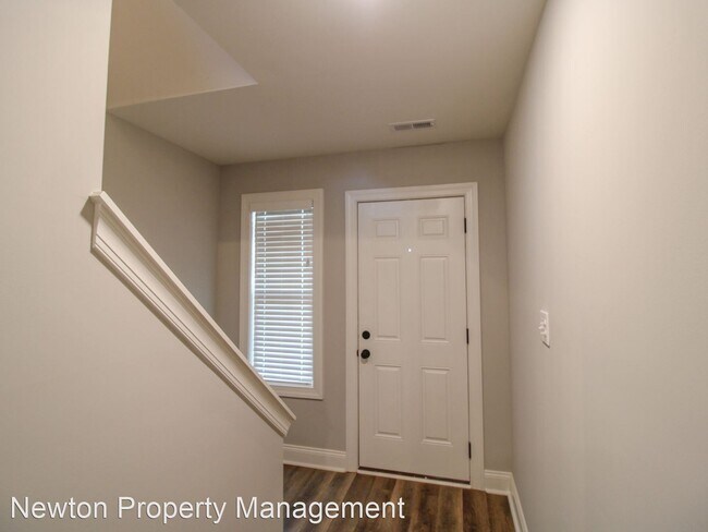Building Photo - 3 br, 2.5 bath House - 18346 Mae Circle