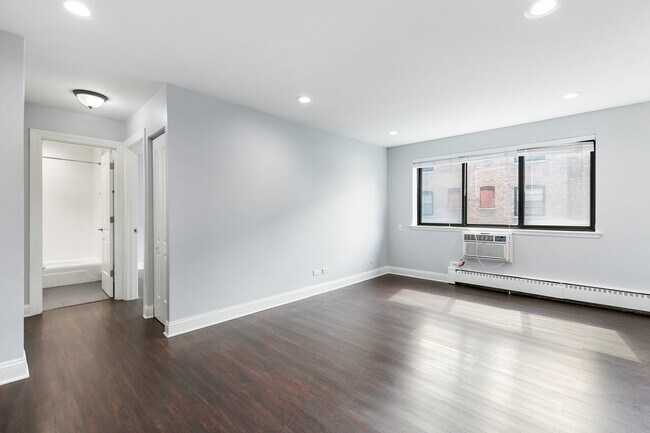 Foto del edificio - 5534 N Kenmore Ave