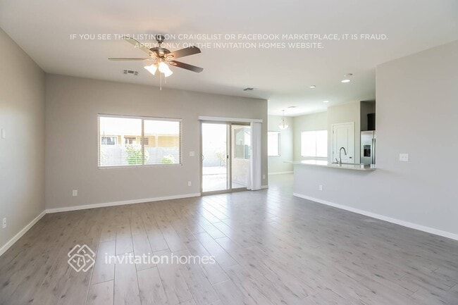 Foto del edificio - 5541 E Santa Clara Dr