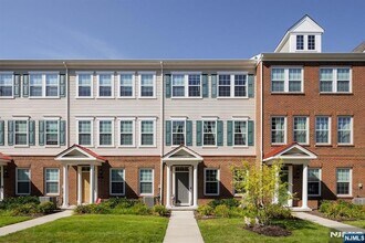 Building Photo - 65 Landmark Ln