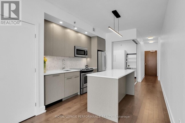 Building Photo - 88 Richmond Rd