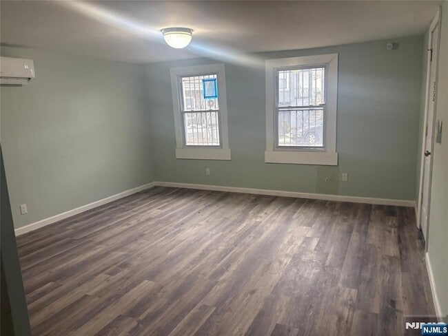 Photo - 172 N Main St Apartment