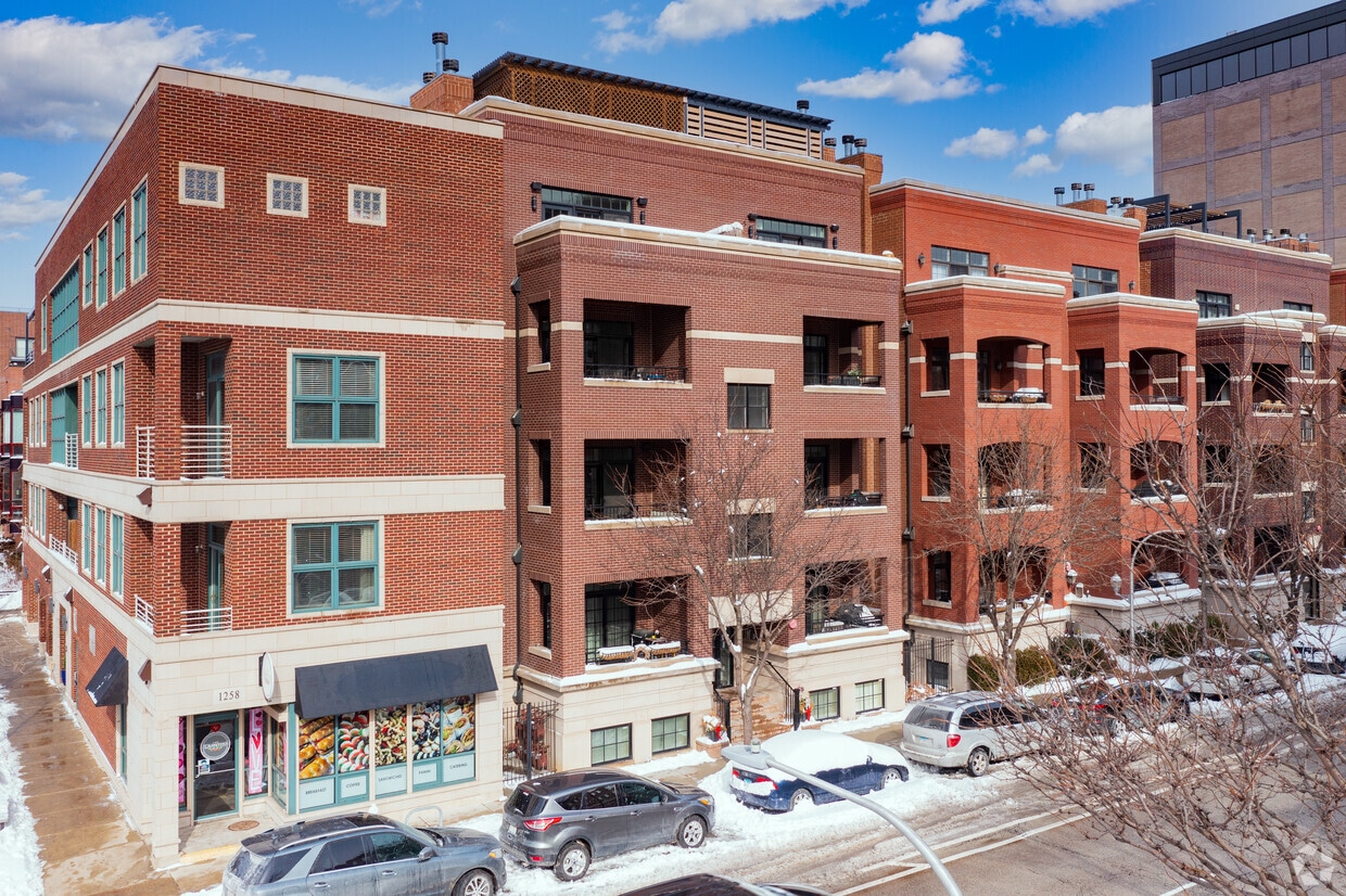 Primary Photo - Jackson Street Condominiums