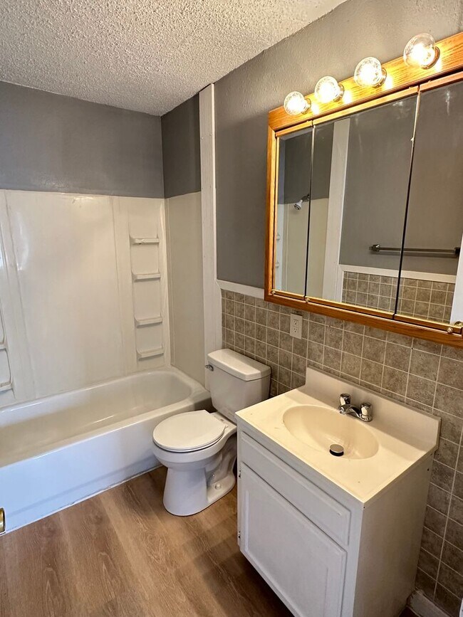 Foto del edificio - 2 Bedroom Duplex Near Downtown San Angelo!!