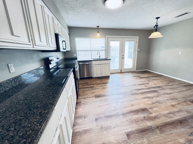 Foto del edificio - 2102 Richwood Dr