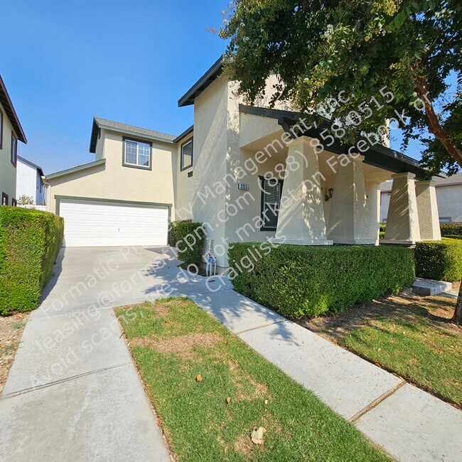 Building Photo - Pet-Friendly Three-Bedroom Home With A 2 C...