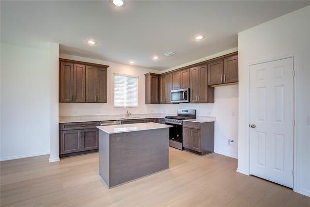 Building Photo - 2407 Carlow Ln
