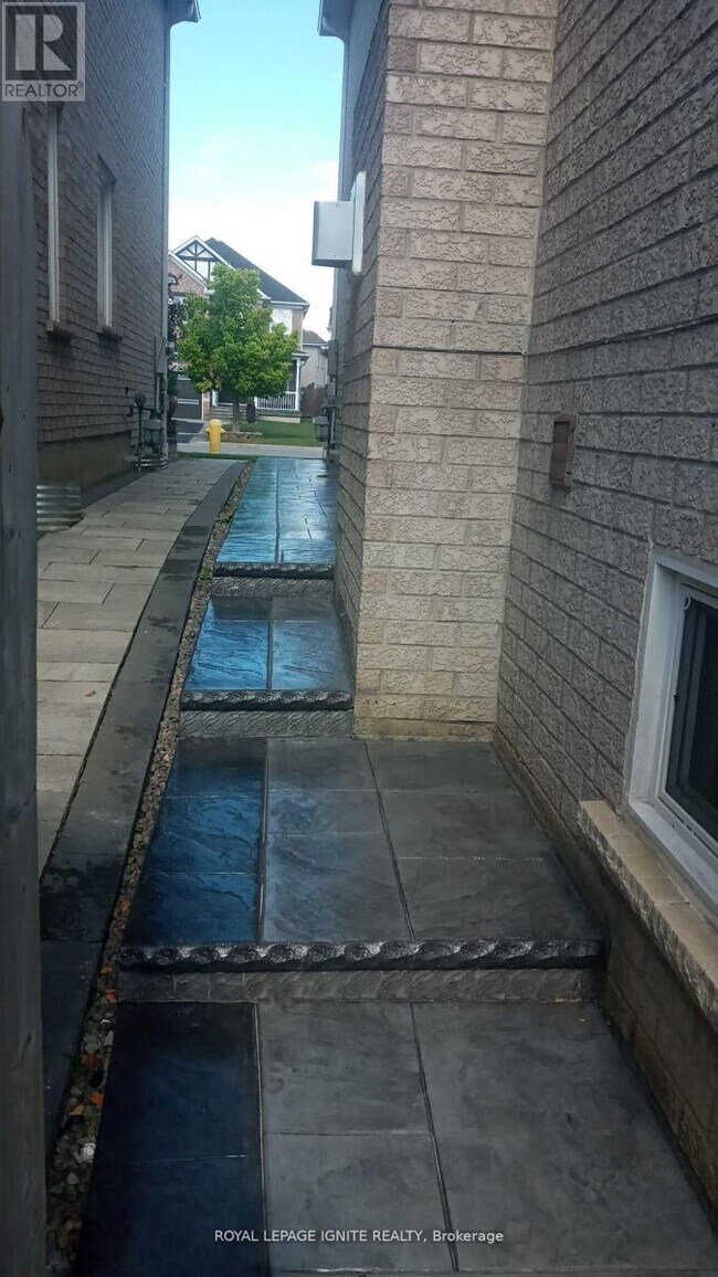Building Photo - 36 Bellinger Dr
