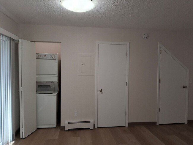 Foto del edificio - 3030 E 46th Ave