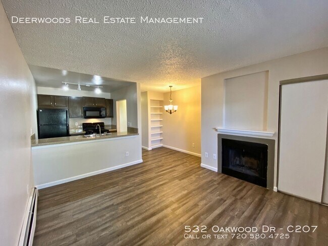 Foto del edificio - 532 Oakwood Dr