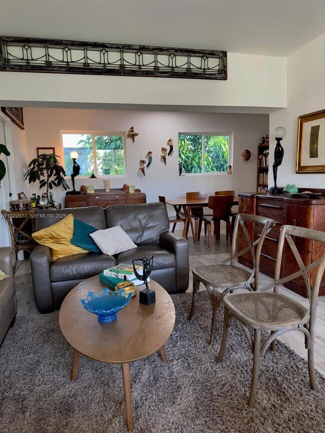 Foto del edificio - 270 NW 109th St