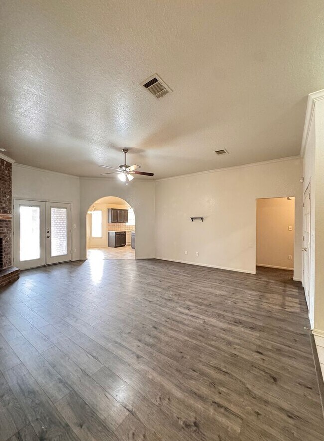 Foto del edificio - 3 Bedrooms, 2 Bath, 2 Car Garage, with private office conveniently located to multiple Fort Hood ...