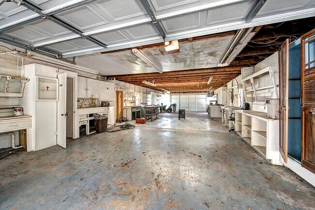 Building Photo - 601 Del Norte St