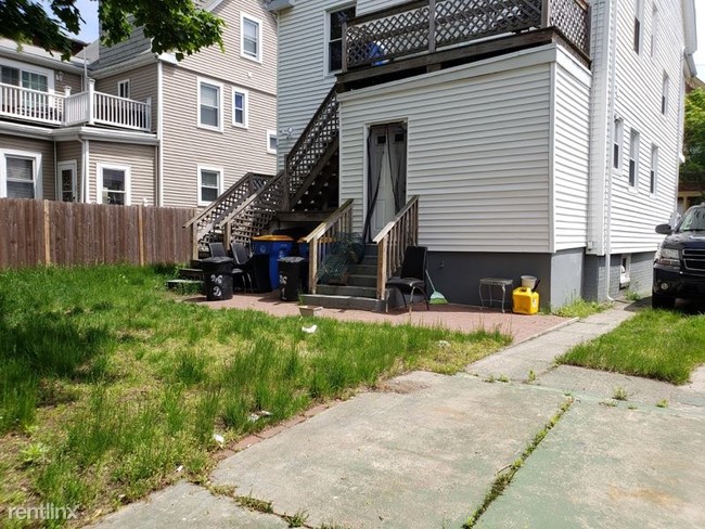 Building Photo - 26 Cutler St