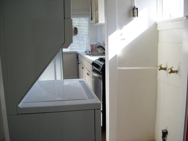 Laundry Room - 6105 Monterey Rd