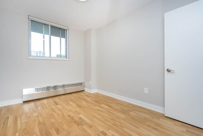 Photo du bâtiment - 230 Oak St