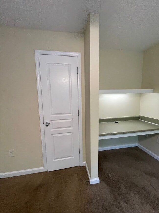 Building Photo - 3700 Spruce Ridge Way