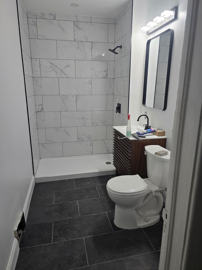 Building Photo - 68 Murray St