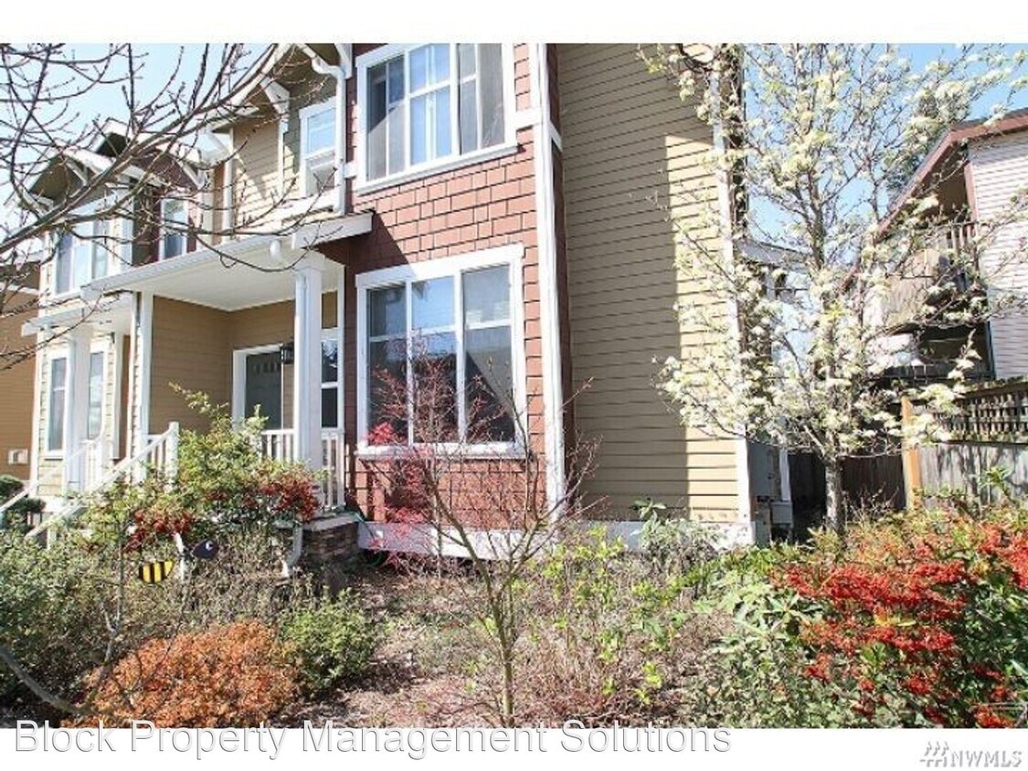Primary Photo - 2 br, 2.5 bath House - 3637 Wallingford Av...