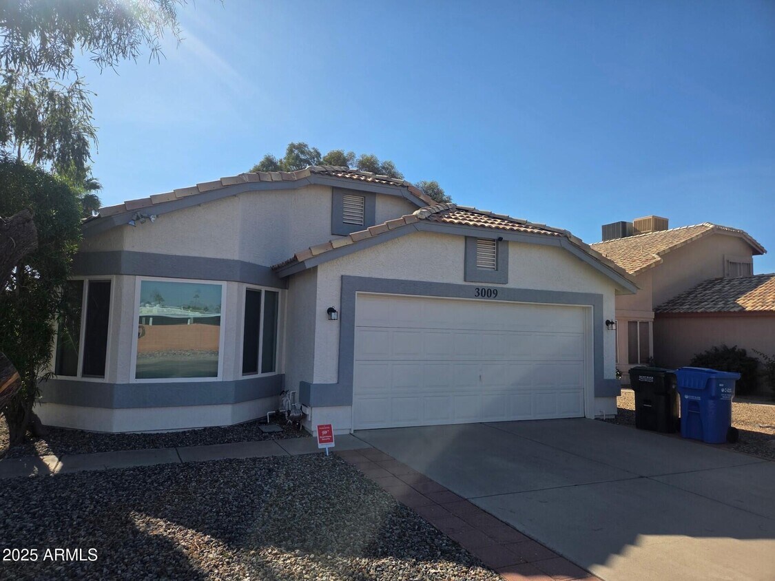 Foto principal - 3009 E Utopia Rd