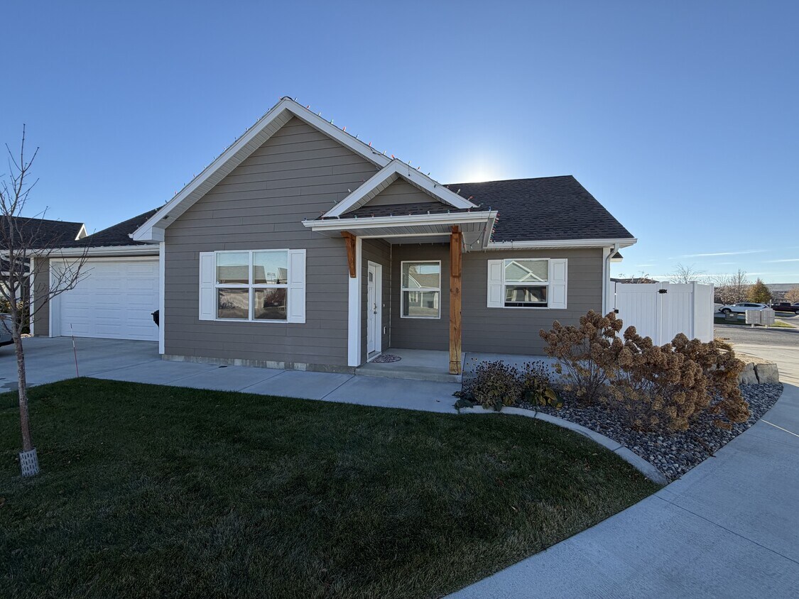 Foto principal - 1405 Harmony Ct