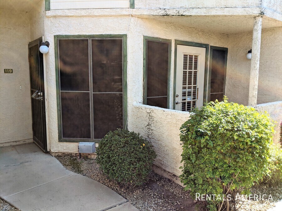 Primary Photo - 8888 N 47th Ave