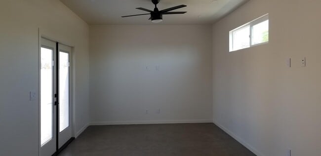 Foto del edificio - 2334 N Evergreen St