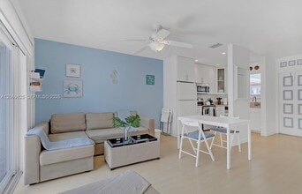 Building Photo - 798 Crandon Blvd
