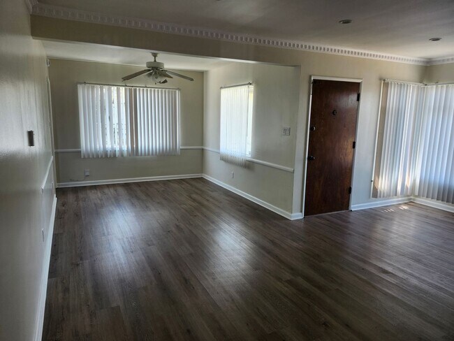 Building Photo - 5259 W Slauson Ave