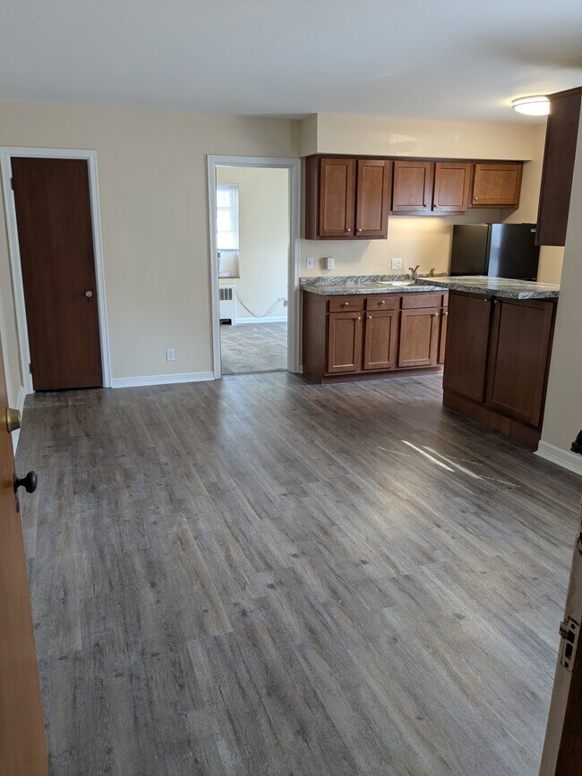 Foto del edificio - 6936 Murray Ave