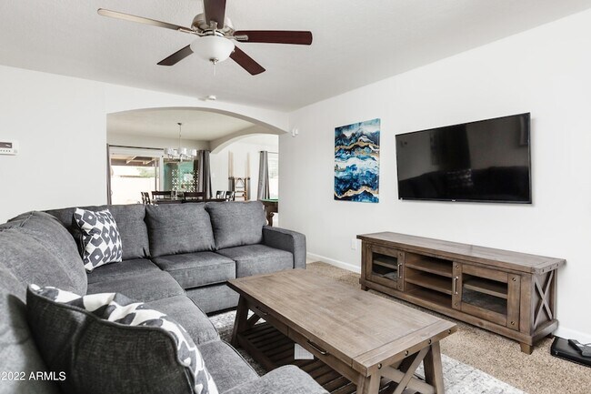 Foto del edificio - 7323 E Lewis Ave