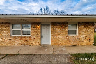 Building Photo - 6304 E Piccadilly Rd