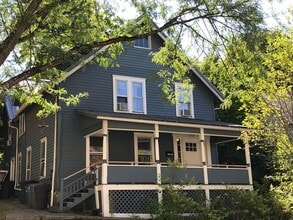 Building Photo - 112 Hudson St