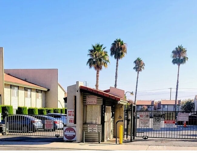 Building Photo - 2255 Cahuilla St
