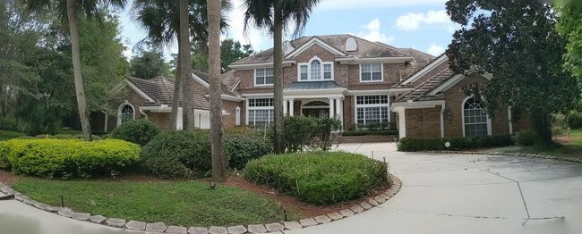 Building Photo - waterfront pool home