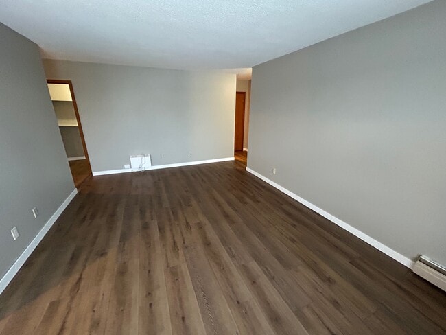 Photo du bâtiment - 443-443 Lorne St N