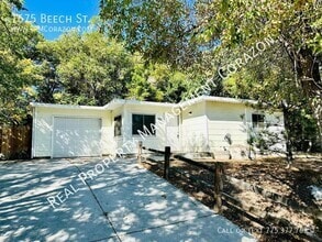 Building Photo - 1675 Beech St