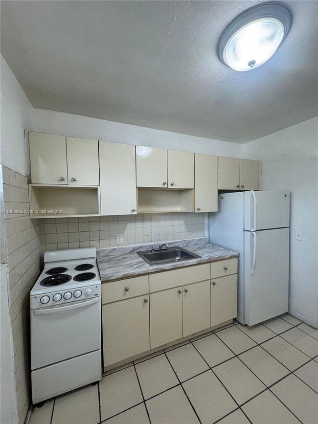Building Photo - 2275 NW 23rd St