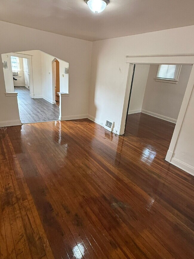 Foto del edificio - 5619 Park Ln