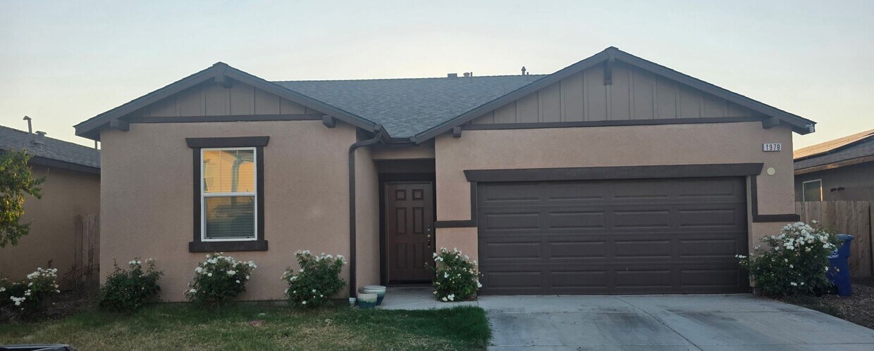 Foto principal - Lovely 3/2 Century Home In Madera