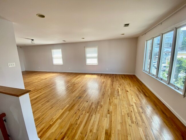 Building Photo - 1208 44th St