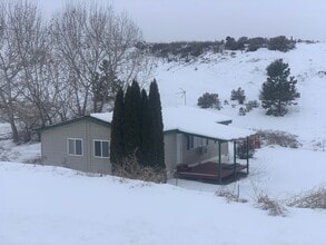 Building Photo - 1481 Tozer Rd